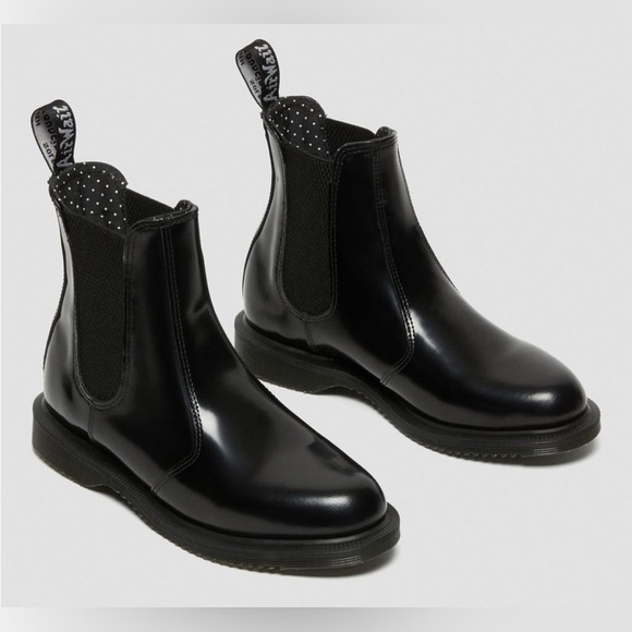 Dr. Martens Flora Sleek Black Chelsea Ankle Boots Brand New Sz 7 Leather - Picture 2 of 13